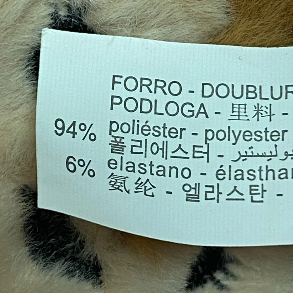 NWOT. Zara Kids Cream/Brown Knitted Mittens with Decorative Faux Fur Details.